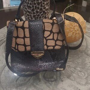 Vittoria Napoli Sassy Italian Crossbody Purse — Chic & Timeless 💃